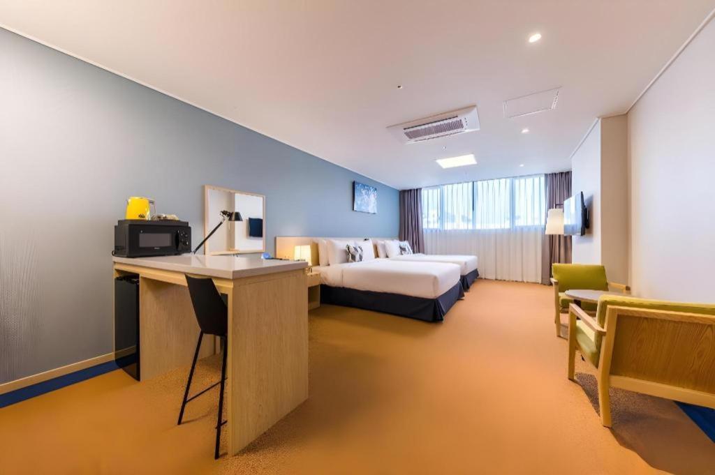 Howard Johnson By Wyndham Incheon Airport מראה חיצוני תמונה