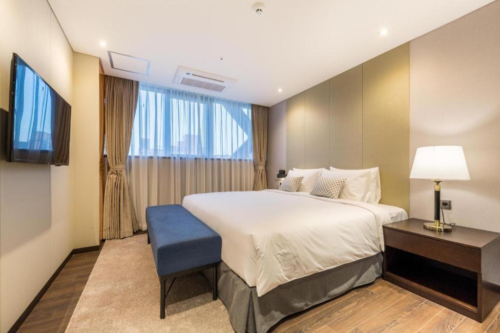 Howard Johnson By Wyndham Incheon Airport מראה חיצוני תמונה