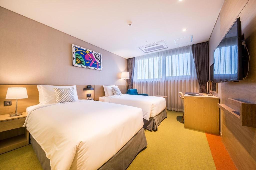 Howard Johnson By Wyndham Incheon Airport מראה חיצוני תמונה
