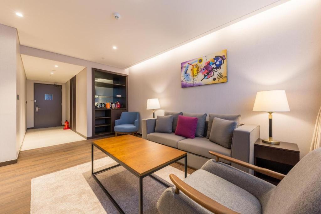 Howard Johnson By Wyndham Incheon Airport מראה חיצוני תמונה